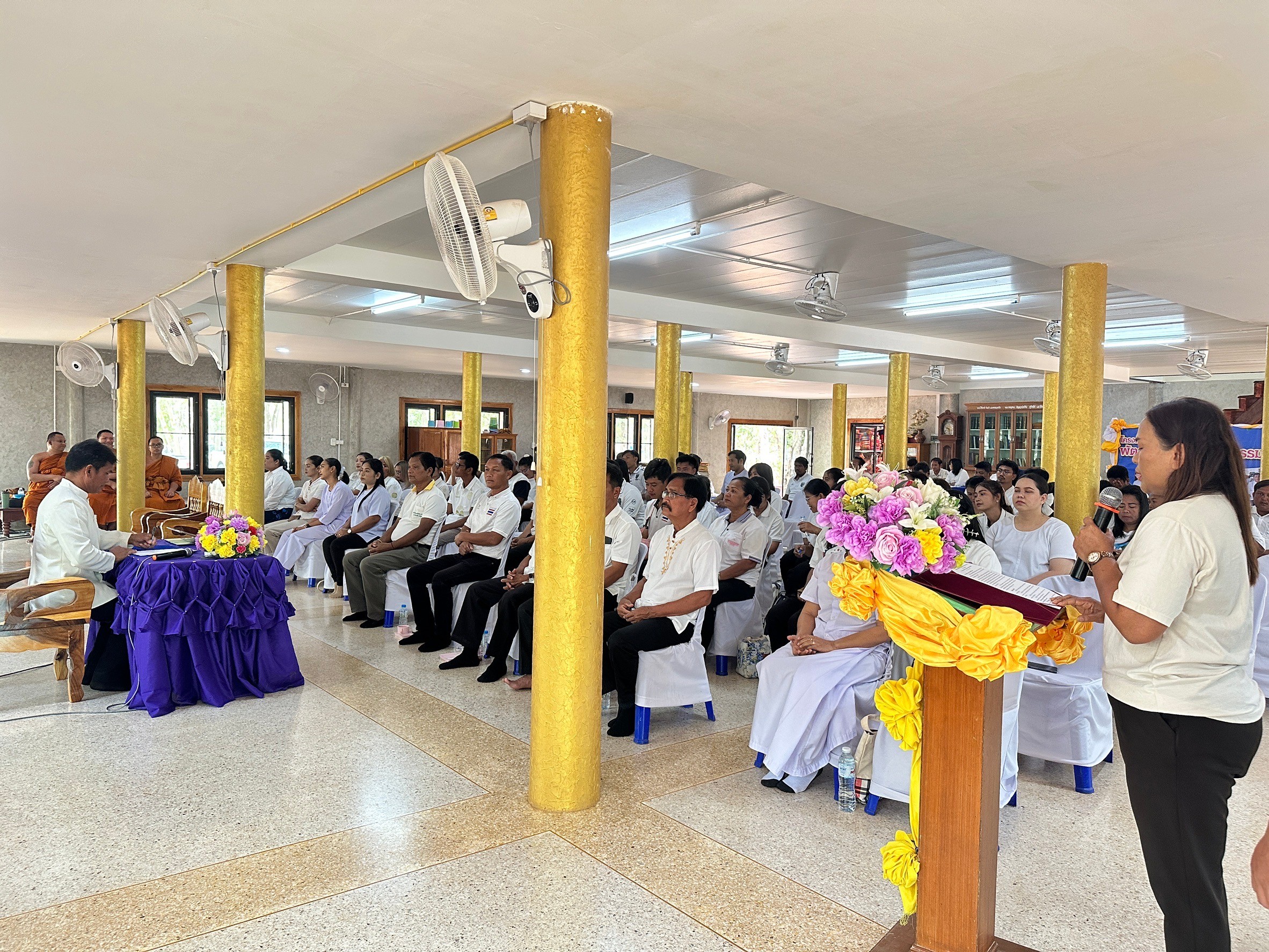 โครงการพัฒนาคุณธรรม จริยธรรมผู้บริหาร สมาชิกสภา พนักงาน ประจำปี พ.ศ.2568 โดยมีคณะผู้บริหาร  สมาชิกสภาเทศบาล พนักงานเทศบาล พนักงานครูเทศบาล และพนักงานจ้างเทศบาลตำบลตาจง   เข้ารับการฝึกอบรมในวันที่  6  มีนาคม 2568  ณ  วิเวกอาศรมวัดเขาปลายบัด 